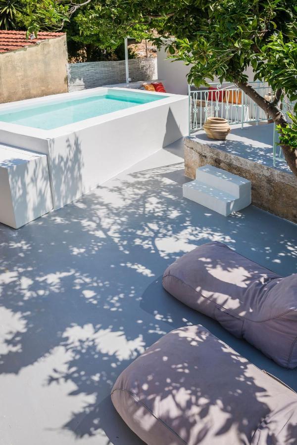 Bohemian Nest - Cheerful 2-Bedroom Villa With Pool Dhavgata Exterior photo